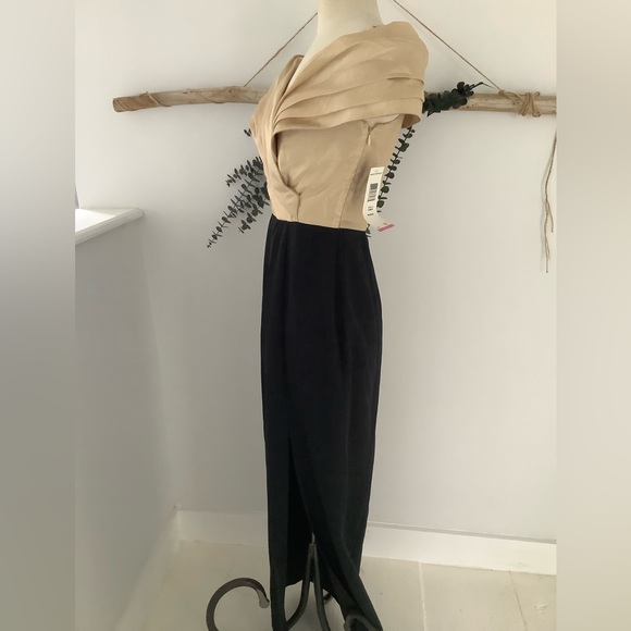 New 90s Jessica Howard off shoulder fitted dress gold/champagne black 2 4 - Picture 3 of 11